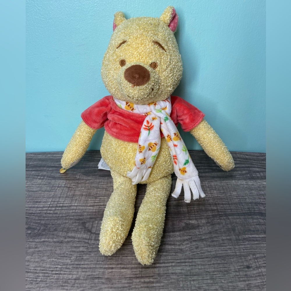SOLD 🧁 Disney SCENTSY Buddy Sidekick Winnie the Pooh Scented EUC